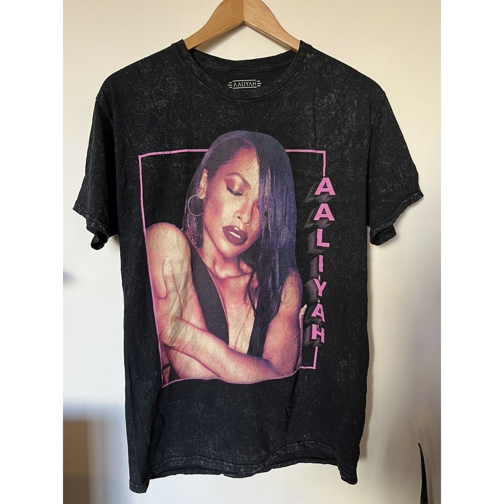 Offical Aaliyah Black and Purple T Shirt Womens Size Medium